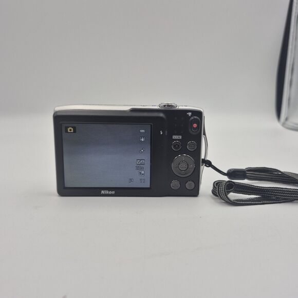 Nikon COOLPIX S3300 Silver Compact Digital Camera USED TESTED - Picture 3 of 8